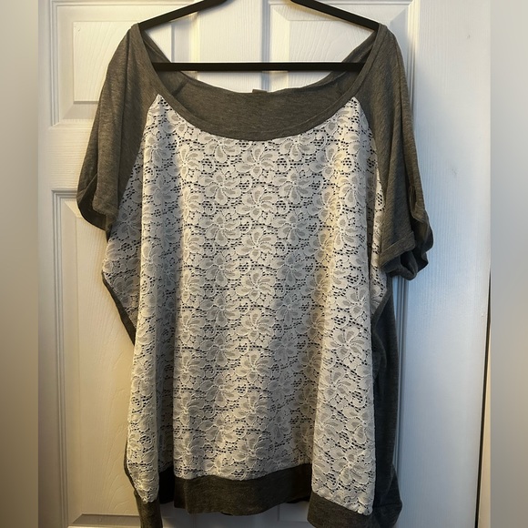 torrid Tops - Torrid short sleeve tee with lace front